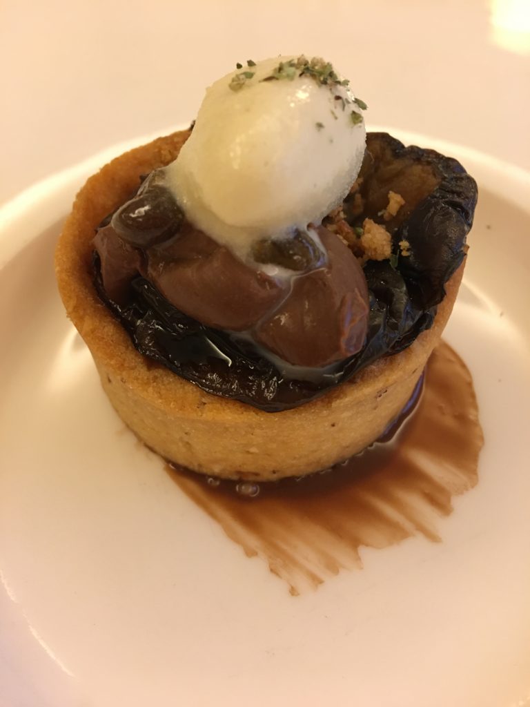 tarte tatin di melanzane cotte con lo zucchero