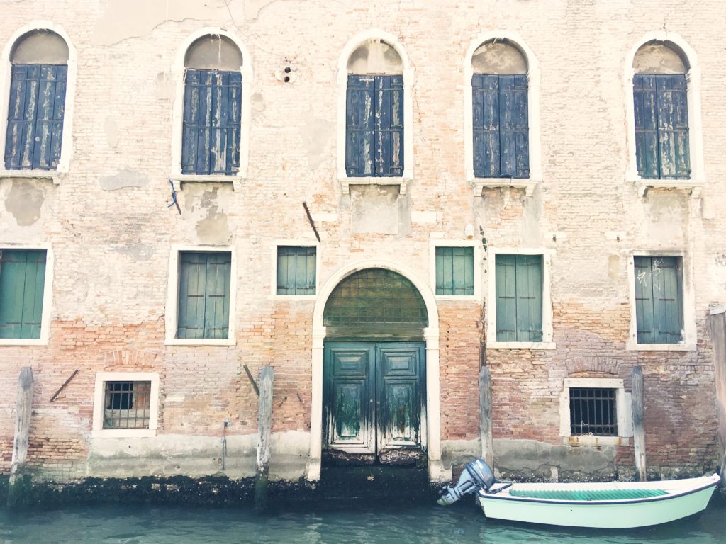 Facciata dei palazzi a Venezia 